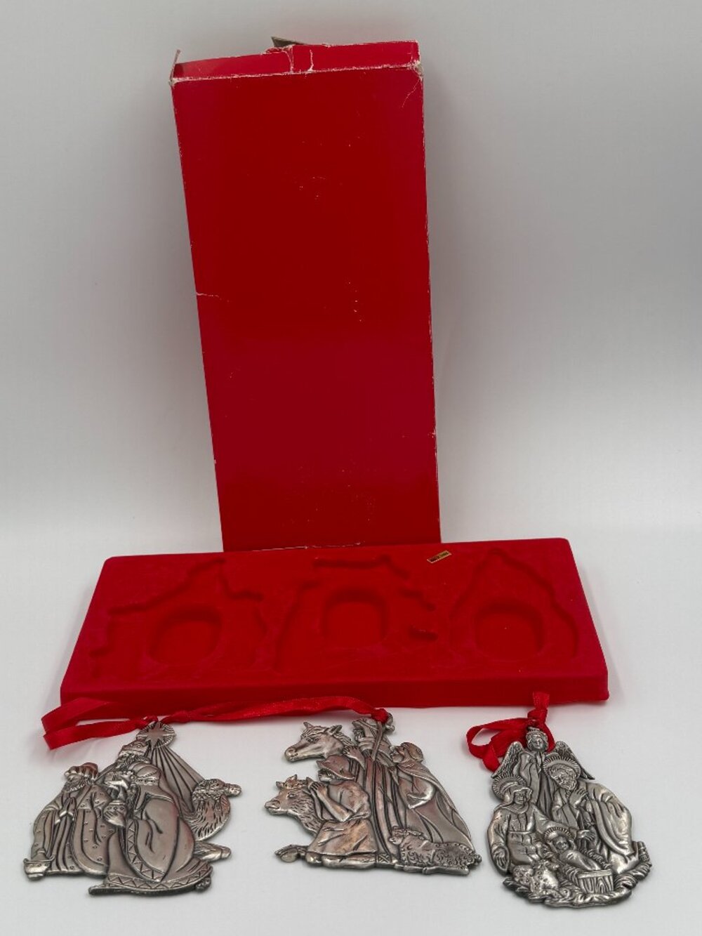 VTG LILLIAN VERNON Nativity Hanging Ornament 598H set of 3 original box  Retired